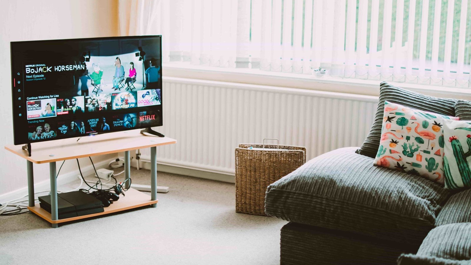 What is the Difference Between OTT and IPTV?
